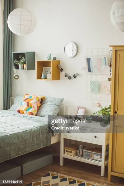 studentenwohnheim - schlafsaal stock-fotos und bilder