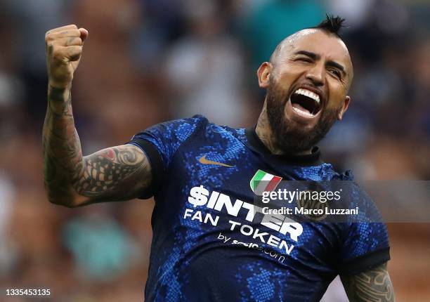 Arturo Vidal of FC Internazionale celebrates his goal during the Serie A match between FC Internazionale v Genoa CFC at Stadio Giuseppe Meazza on...
