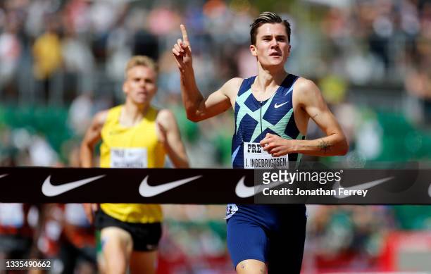 Jakob Ingebrigtsen of Norway wins the Bowerman Mile during the Wanda Diamond League Prefontaine Classic at Hayward Field on August 21, 2021 in...