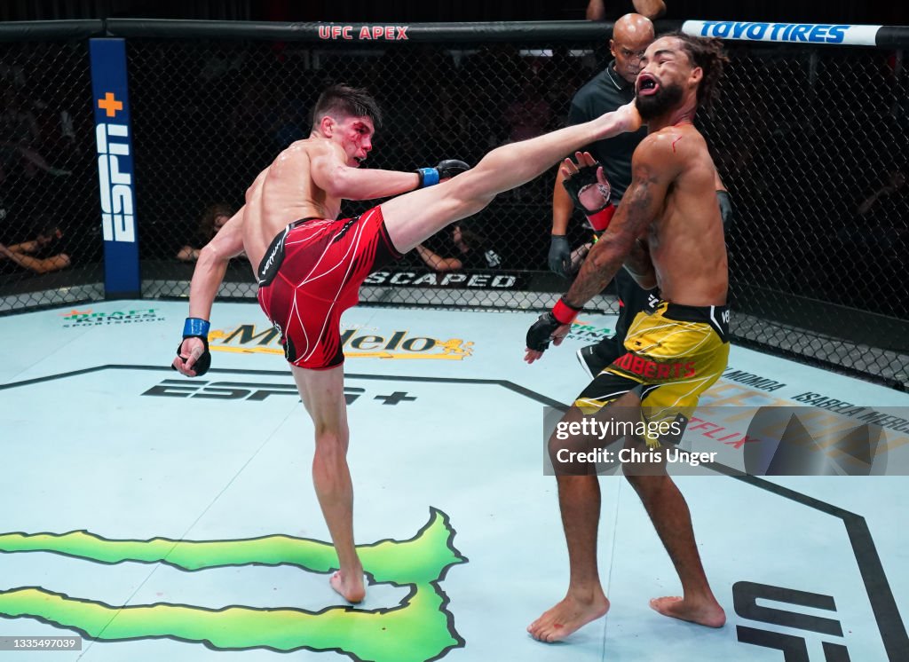 UFC Fight Night: Roberts v Bahamondes