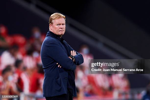 Head coach Ronald Koeman of FC Barcelona reacts during the LaLiga Santander match between Athletic Club and FC Barcelona at San Mames Stadium on...