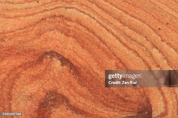 picture sandstone patterns close up - red rock formation stock pictures, royalty-free photos & images