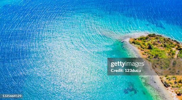 insel und schönes meer - aegean turkey stock-fotos und bilder