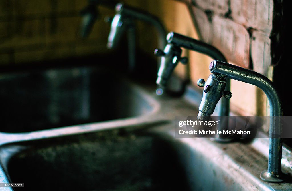Rusting sink and taps