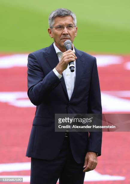 Herbert Hainer, President of FC Bayern Muenchen pays tribute to former footballer, Gerd Muller who recently passed away prior to the Bundesliga match...