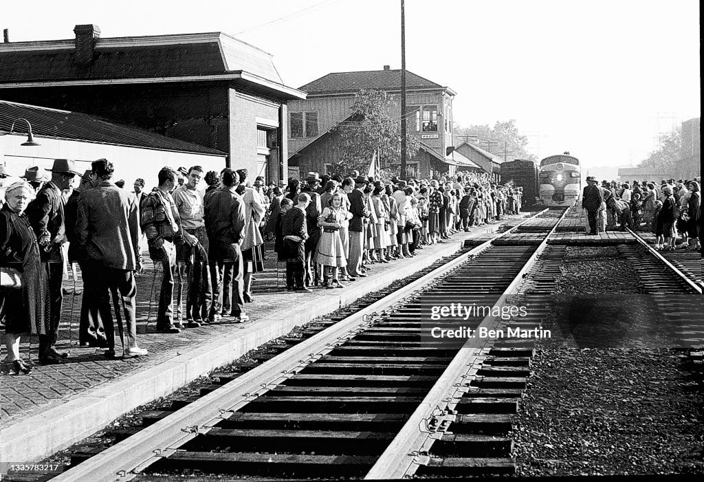 Richard Nixon campaigning at Ohio University 1952