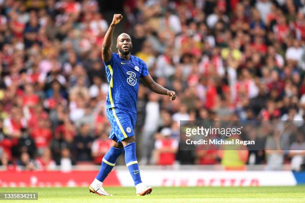 Romelu Lukaku of Chelsea celebrates his goal in action during the Premier League match between Arsenal and Chelsea at Emirates Stadium on August 22,...
