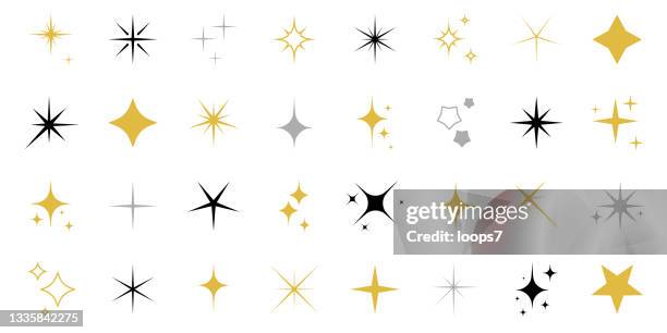 ilustraciones, imágenes clip art, dibujos animados e iconos de stock de conjunto de iconos de destellos y estrellas sobre fondo blanco - resplandeciente