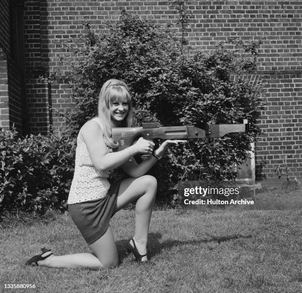 Carol Bolt Photos et images de collection Getty Images