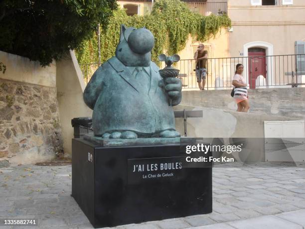 General view of atmosphere with a statue of Le Chat by Philippe Geluck exhibited near Rue de La Ponche Place Hanri Person during “Le Chat à Saint...