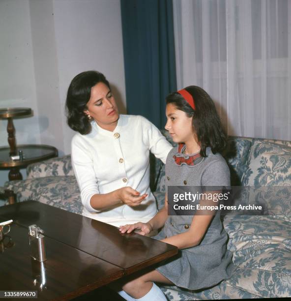 Carmen Dominguin portrayed in her home with her daughter Carmina Ordoñez.