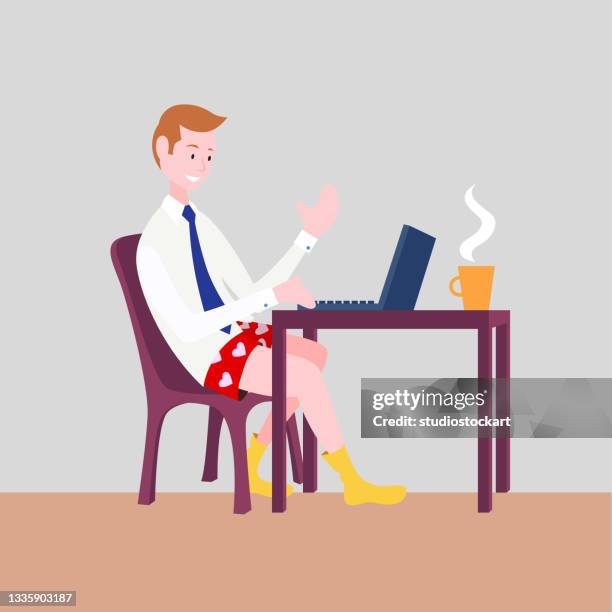 geschäftsmann im business-anzug mit lässiger kurzer hose, der von zu hause aus arbeitet - casual businessman stock-grafiken, -clipart, -cartoons und -symbole