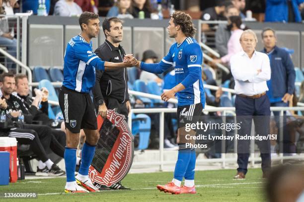 Chris Wondolowski of the San Jose Earthquakes greets Cade Cowell of the San Jose Earthquakes during a game between San Jose Earthquakes and Minnesota...