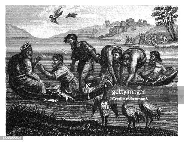 old engraved illustration of the god the miraculous draught of fishes - king fish fotografías e imágenes de stock