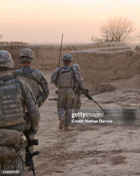 heading home - afghanistan soldiers stock pictures, royalty-free photos & images