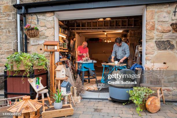 recycled woodwork workshop - circular economy stock pictures, royalty-free photos & images