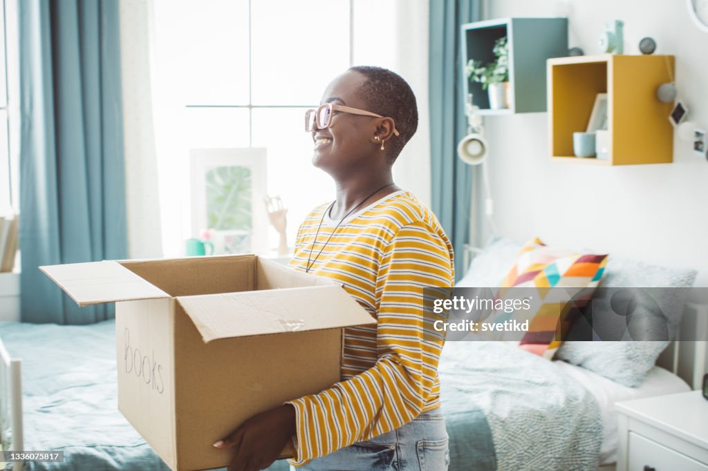 College Student Moving In Dorm High-Res Stock Photo - Getty Images