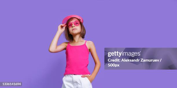 3.369 fotos de stock e banco de imagens de Tween Girl Short Shorts - Getty  Images