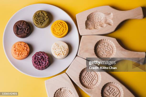 Pattern Tray Mooncake Moon Cake Pattern Photos and Premium High Res Pictures - Getty Images