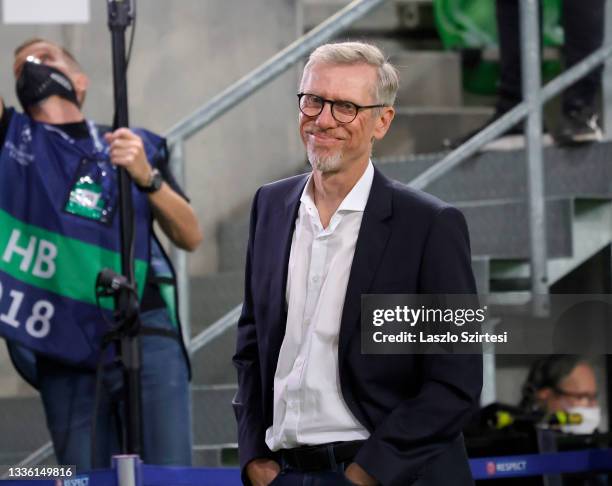 Head coach Peter Stoger of Ferencvarosi TC looks on prior to the UEFA Champions League Play-Offs Leg Two match between Ferencvarosi TC and BSC Young...