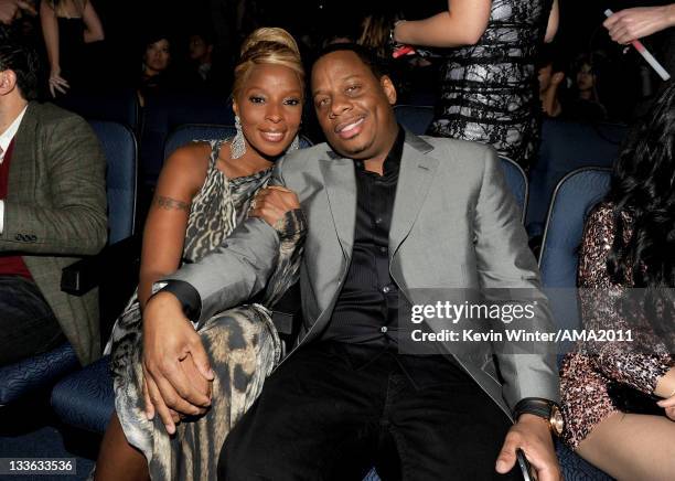 Singer Mary J. Blige and Kendu Isaacs at the 2011 American Music Awards held at Nokia Theatre L.A. LIVE on November 20, 2011 in Los Angeles,...