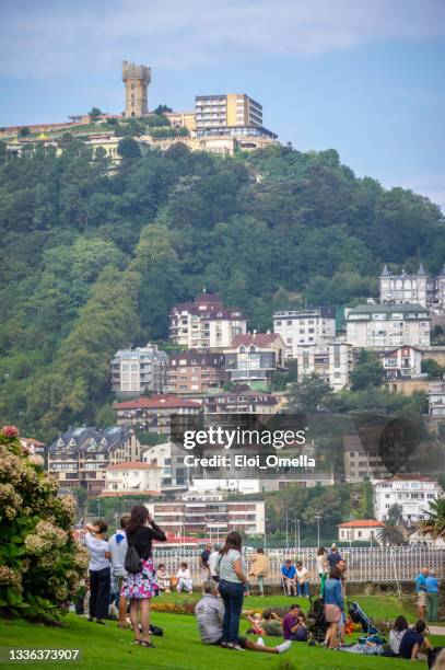 monte igueldo en san sebastián - san sebastián españa fotografías e imágenes de stock