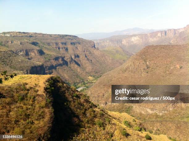 scenic view of landscape against sky,guadalajara,mexico - guadalajara méxico stockfoto's en -beelden