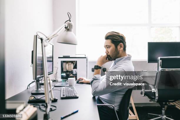 3,337 Computer Professional Side View Stock Photos, High-Res Pictures ...