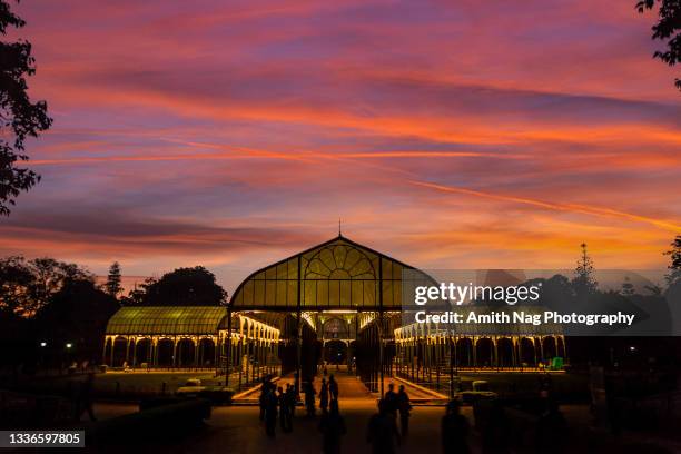 lalbagh glass house lit up - bangalore stock-fotos und bilder