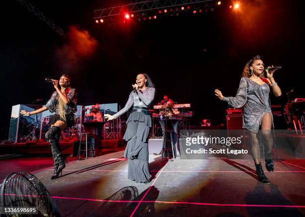 Rhona Bennett, Terry Ellis and Cindy Herron of En Vogue perform at Michigan Lottery Amphitheatre on August 26, 2021 in Sterling Heights, Michigan.