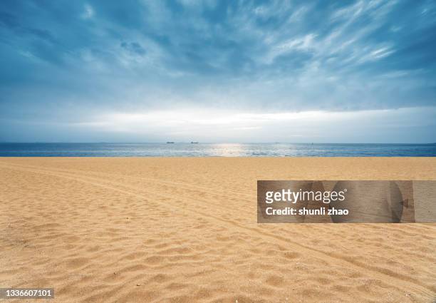 beach in the morning - beach - fotografias e filmes do acervo