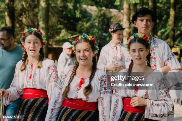 romanian dancers and musicians wearing traditional clothing in transylvania, romania - romania traditional stock pictures, royalty-free photos & images