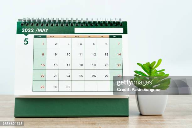 may month, calendar desk 2022 for organizer to planning and reminder on the table. business planning appointment meeting concept - maio imagens e fotografias de stock