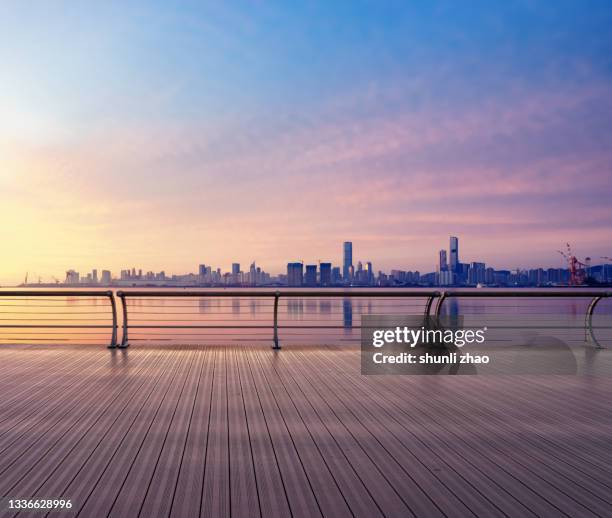 wooden observation platform by the sea - 望遠 ストックフォトと画像