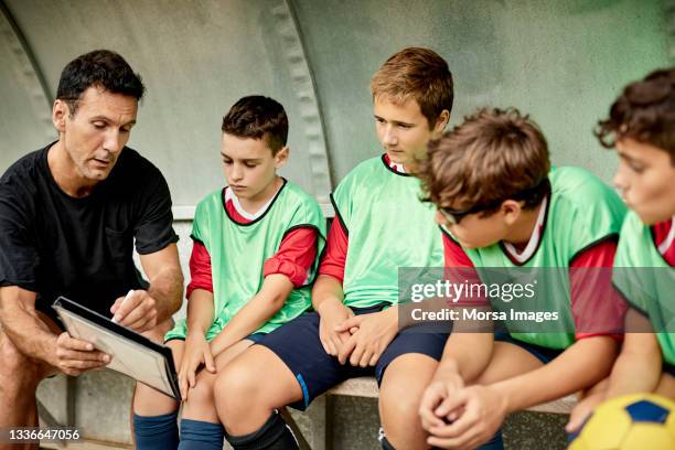 Team Talk Time Football Team Talk Photos and Premium High Res Pictures - Getty Images