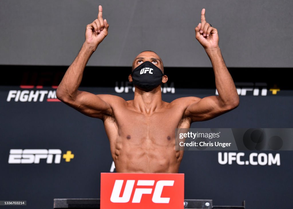 UFC Fight Night: Barboza v Chikadze Weigh-in