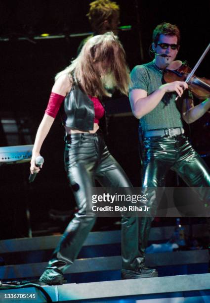 Shania Twain performs in concert at the Arrowhead Pond, June 21, 1998 in Anaheim, California.