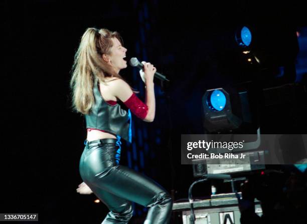 Shania Twain performs in concert at the Arrowhead Pond, June 21, 1998 in Anaheim, California.