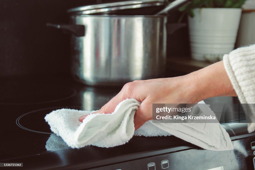 Cleaning ceramic hob