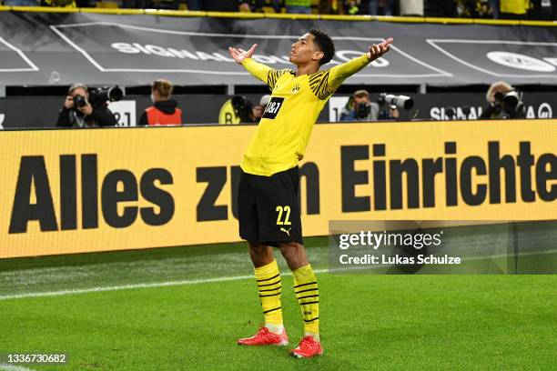 Jude Bellingham of Borussia Dortmund celebrates after scoring their side's second goal during the Bundesliga match between Borussia Dortmund and TSG...