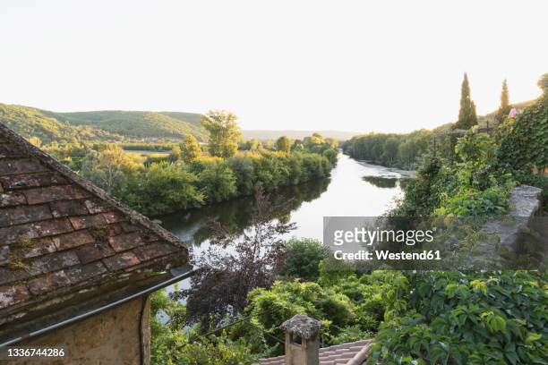 france, dordogne, beynac-et-cazenac, dordogne river at summer sunset - périgord photos et images de collection