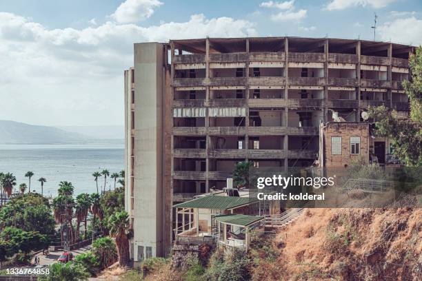 Run Down Inn Run Down Hotel Photos and Premium High Res Pictures - Getty Images