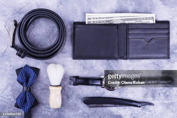men's belt, purse, bow, clock and razor - ceinture par dessus photos et images de collection