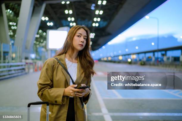 rush hour traveler - crossbody bag stock pictures, royalty-free photos & images