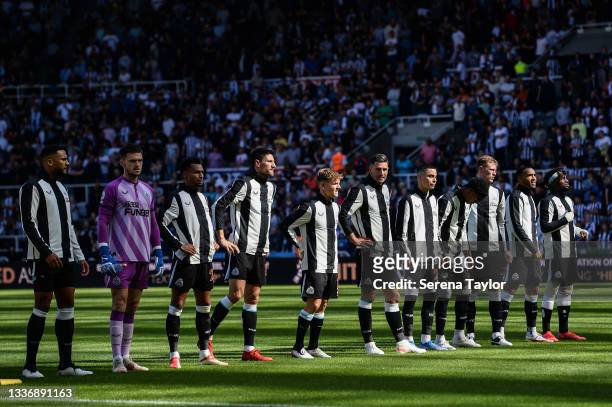 Newcastle starting eleven seen L-R Jamaal Lascelles, Goalkeeper Freddie Woodman, Jacob Murphy, Federico Fernández, Matt Ritchie, Fabian Schär, Miguel...