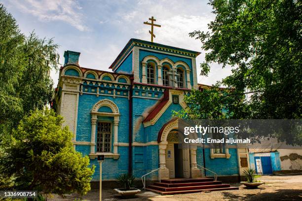 russian church in the center of osh city, kyrgyzstan - osh 個照片及圖片檔