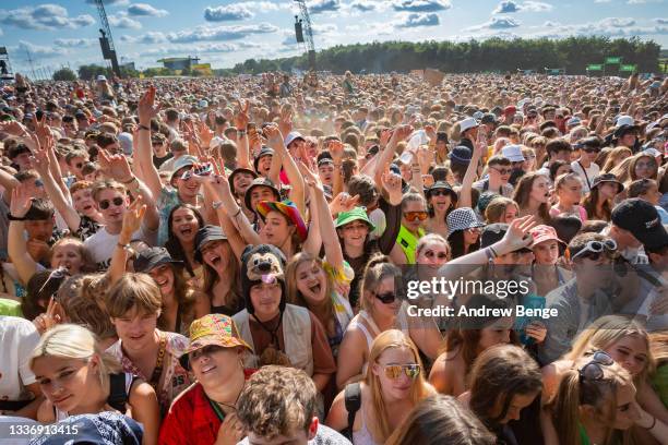 General view of the crowd while Declan McKenna performs on the main stage during Leeds Festival 2021 at Bramham Park on August 28, 2021 in Leeds,...