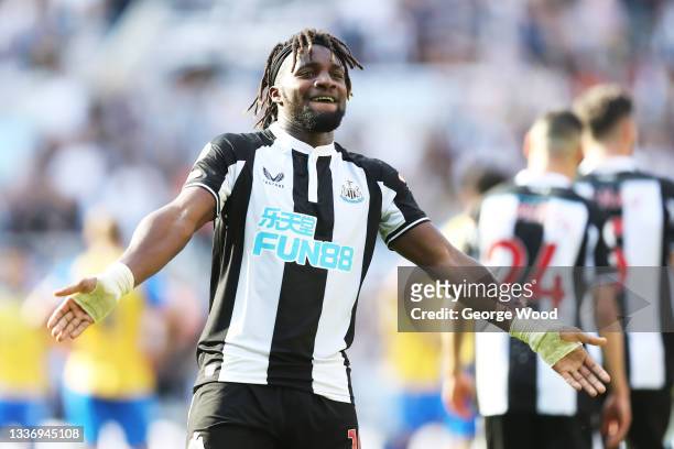 Allan Saint-Maximin of Newcastle United celebrates after scoring their side's second goal during the Premier League match between Newcastle United...