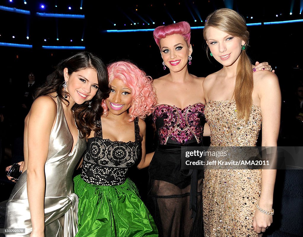 2011 American Music Awards - Backstage & Audience