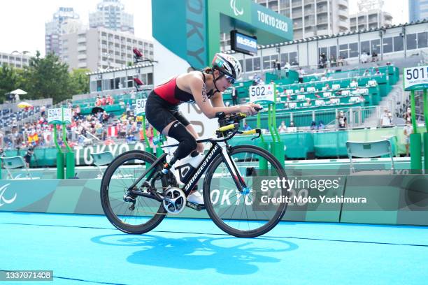 Mani Tani Team Japan competes Triathlon Women'sPTS4 class Final during on day 5 of the Tokyo 2020 Paralympic Games at Odaiba Marine Park on August...